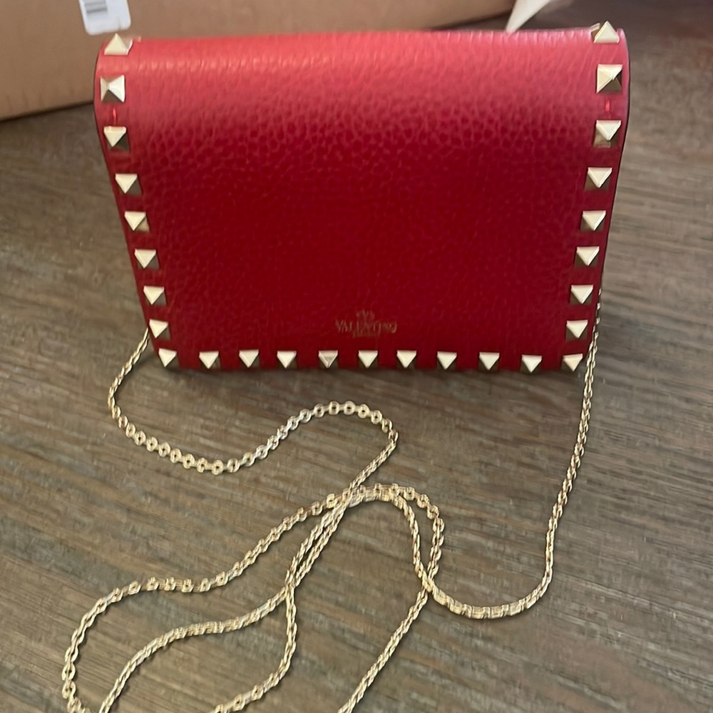 AUTHENTIC Valentino Garavani Rockstud Wallet on a Chain in like new condition